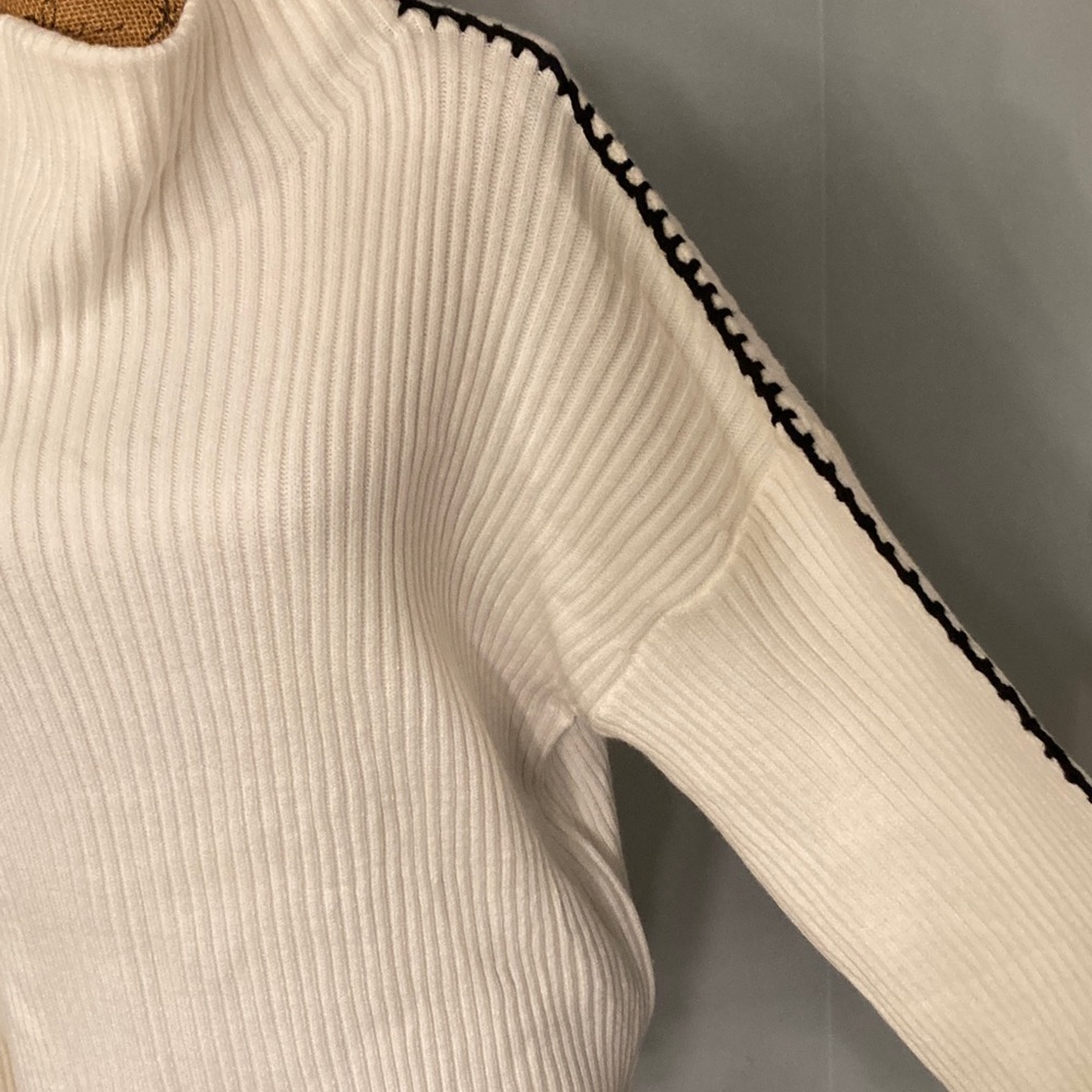 Kirundo NWT White Sweater with Black Accent Women Size XL - Picture 3 of 14